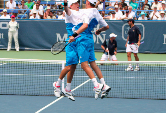 ADRIAN & GRAEME PLAY CRC 35'S DOUBLES FINAL AT 4PM TODAY